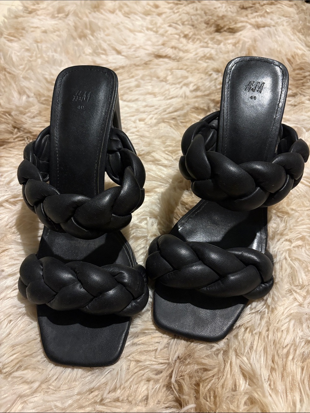 Cute braided black heels